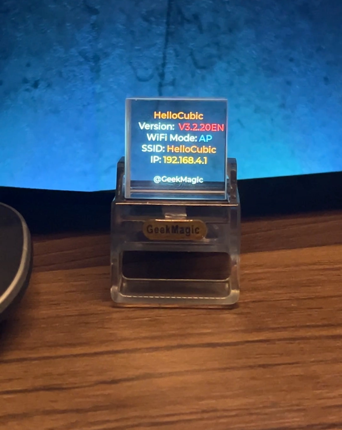 Hologram Smart Cube | Màn hình hiển thị tài sản số, thời tiết, đồng hồ, tiền số phong cách Hologram